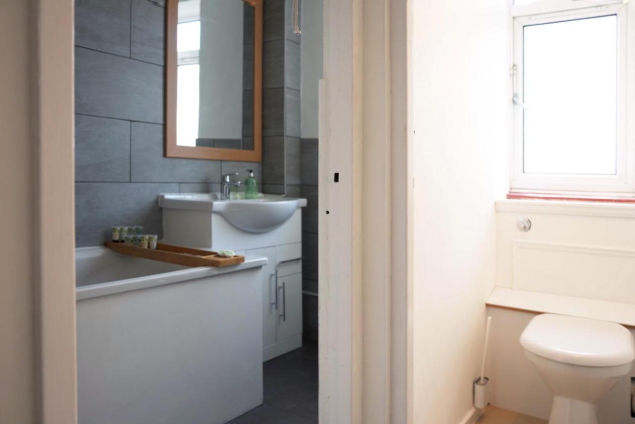 Sophie Place In Vauxhall - 3 Double Beds, 1 Sofa Bed, Spacious 런던 외부 사진